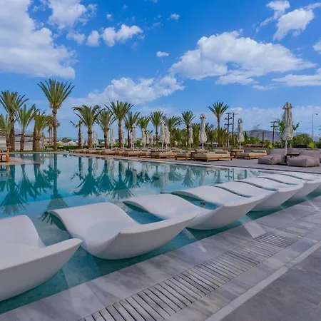 Georgioupolis & Aqua Park מלון